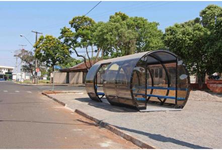 Rediseñan parabuses de la RedMetro