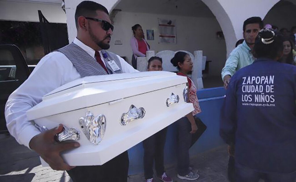 El sábado iban a bautizar a Tadeo, el bebé que murió en narcobloqueo de Jalisco