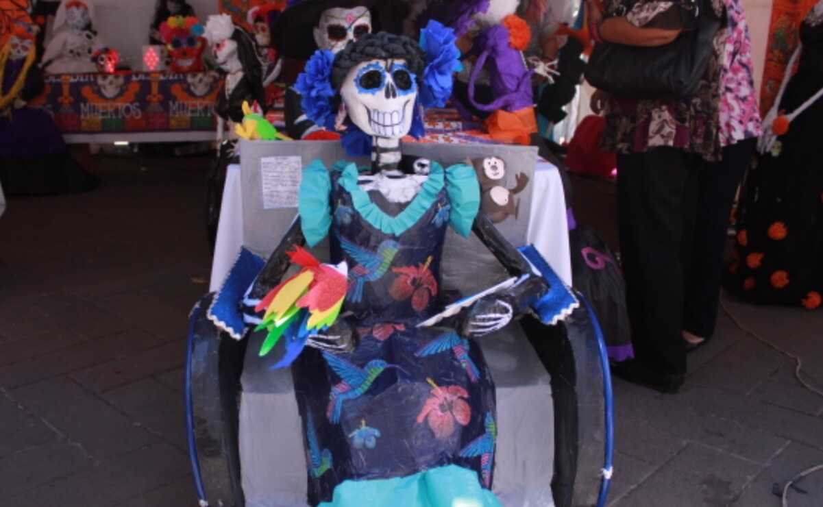 ¡Catrinas, calacas y alebrijes! Niños de preescolar los crearon de forma artesanal para "Xantolo en tu ciudad". Fotos: Cecilia Lara