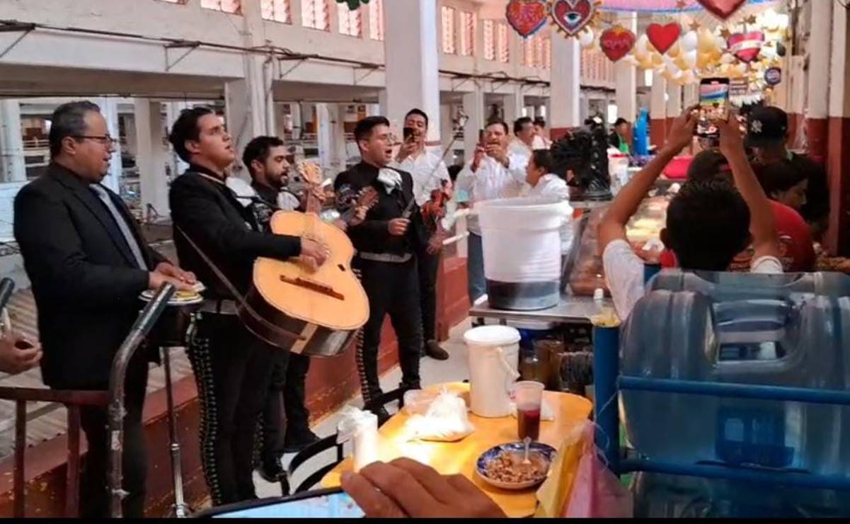 Mercado Hidalgo celebra su 80 aniversario entre antojitos, colores y tradición