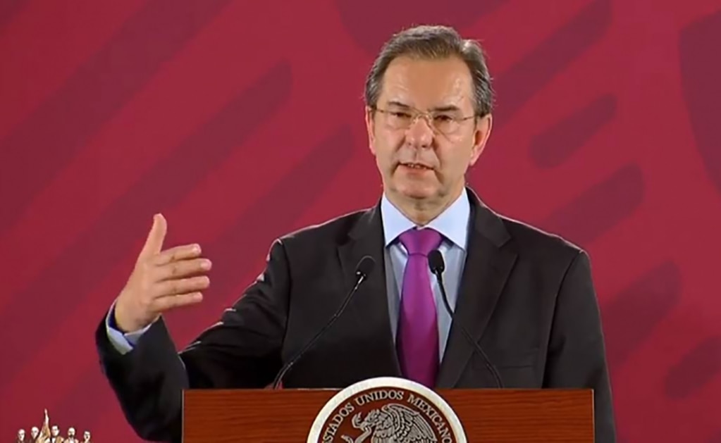 Gobierno repartirá 10 millones de cartillas morales para maestros de nivel básico