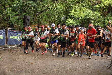 ¡Agotada, pero victoriosa! Triunfa mujer de la tercera edad en Serial Trail Mágico en Aquismón