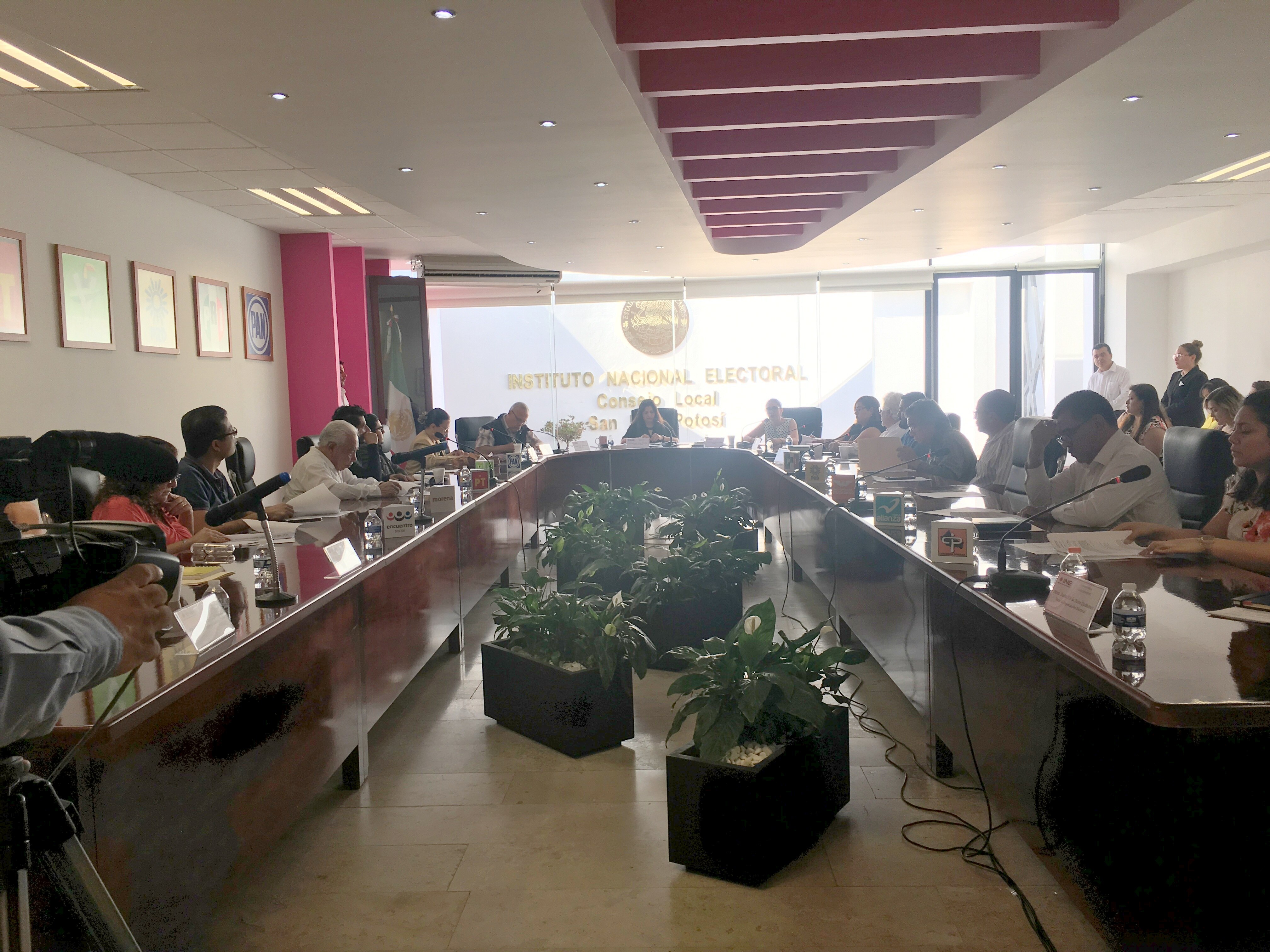 Mahbub deberá quitar propaganda electoral