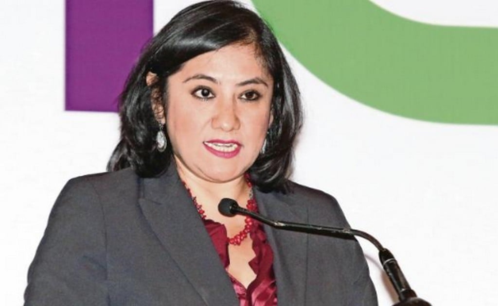 Irma Eréndira Sandoval, titular de la SFP, aseguró que eliminarán los seguros que la administración pasada contrató, por lo que se prevé un ahorro de 5 mil mdp. ARCHIVO EL UNIVERSAL