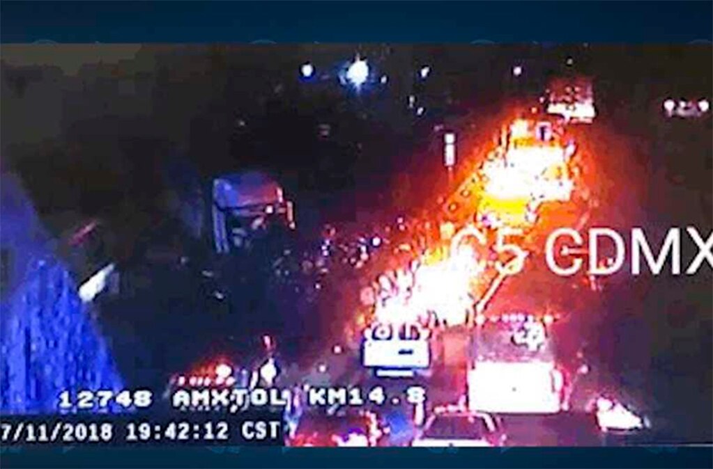 Se registra carambola en Puerta Santa Fe; hay 9 muertos