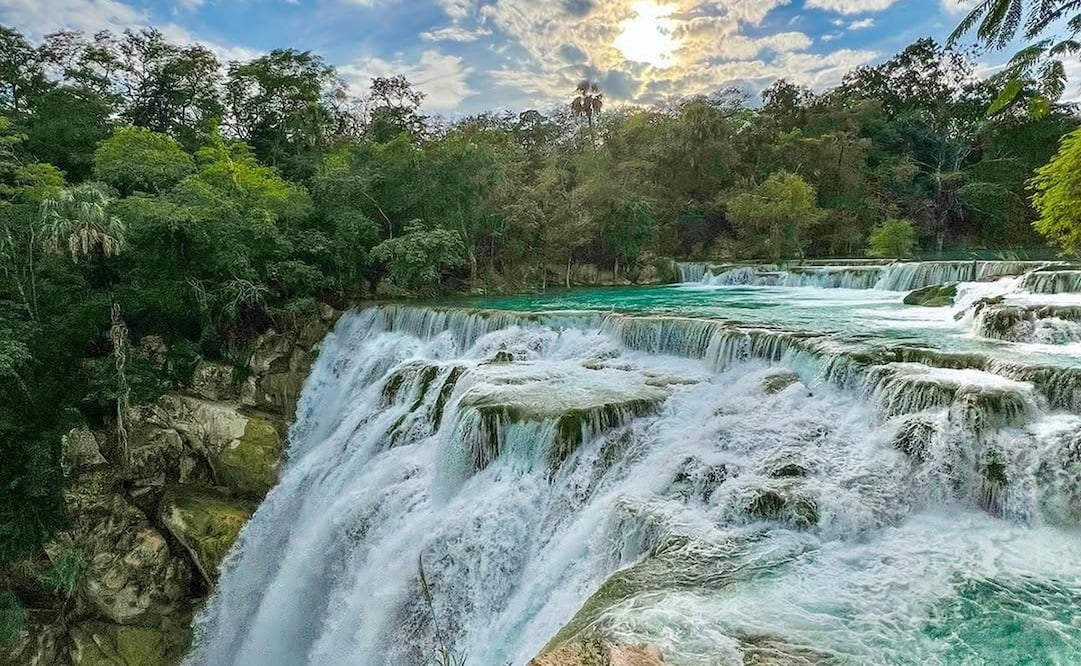 Cascada El Meco es considerada de las más fascinantes de la Huasteca potosina. Foto: @joyacerutti