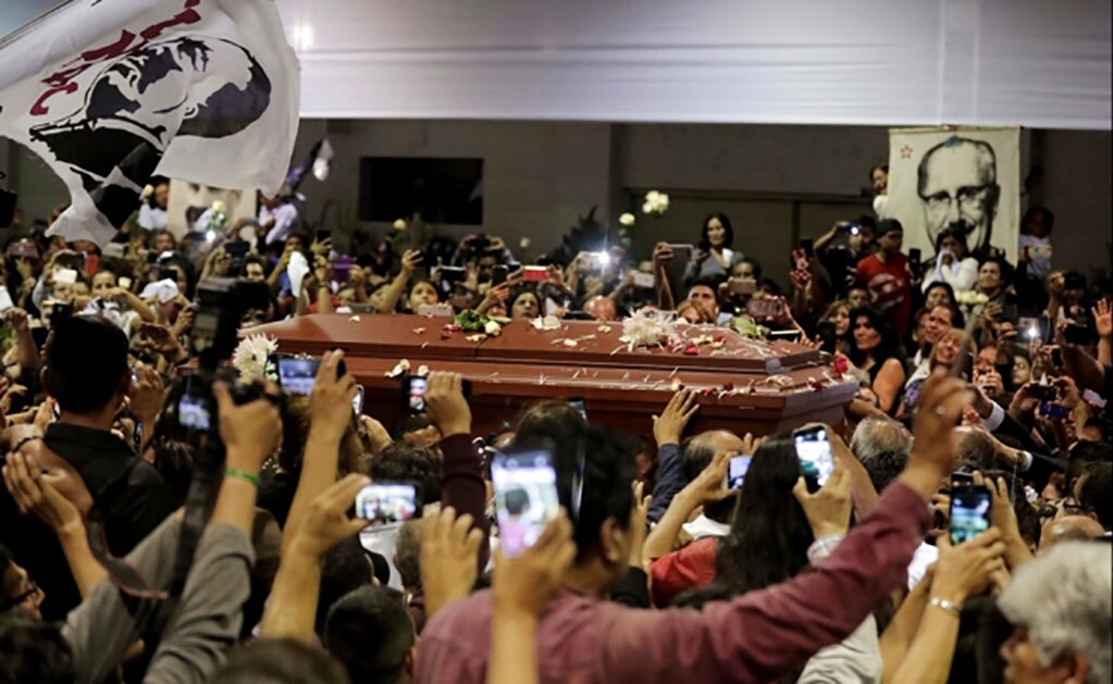 Peruanos dan último adiós a Alan García