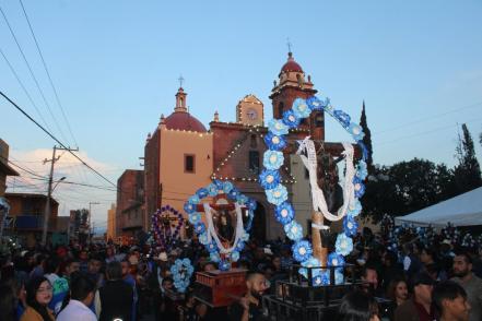 120 años de tradición en la Procesión de los Cristos en Villa de Pozos