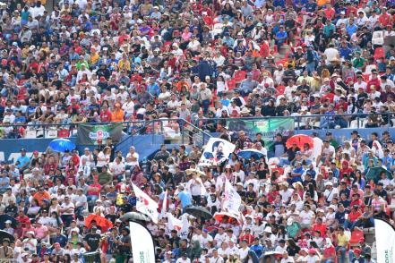 Cuauhtémoc Blanco acompaña a Ricardo Gallardo en final de Copa Potosí 