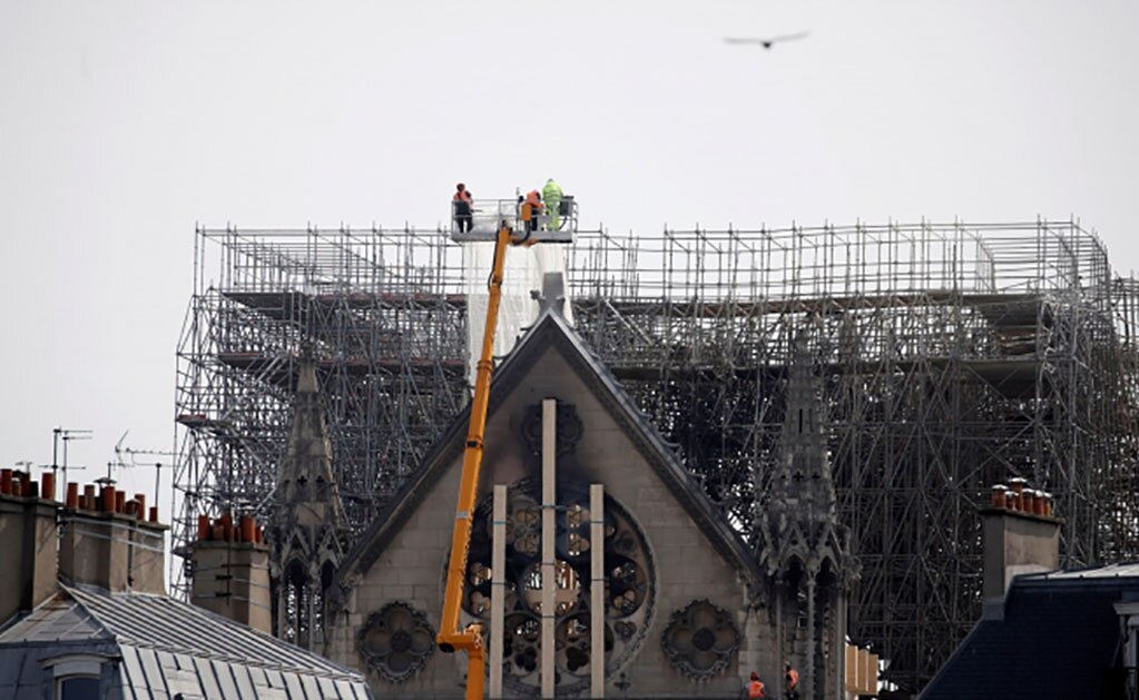 Cámara instalada en campanario de Notre Dame revelaría claves sobre incendio
