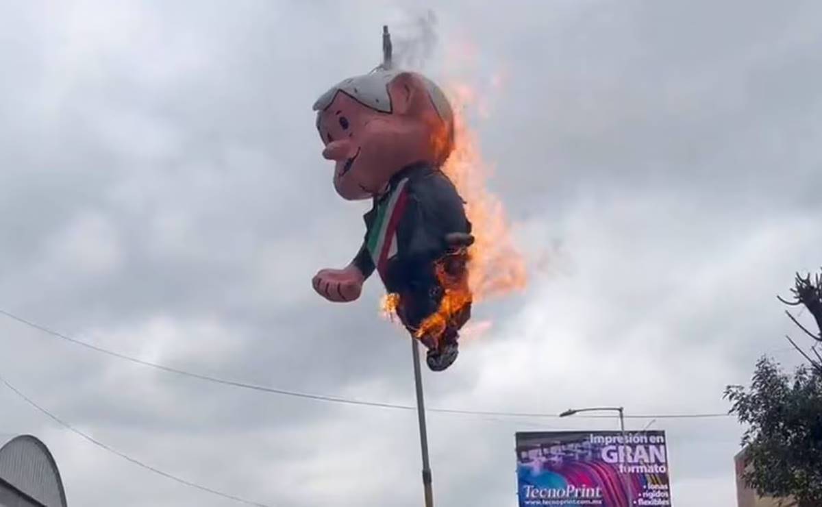 Queman Amlito en protesta por posible desaparición de fideicomisos de Poder Judicial / Foto: Captura de video de Pablo Castorena
