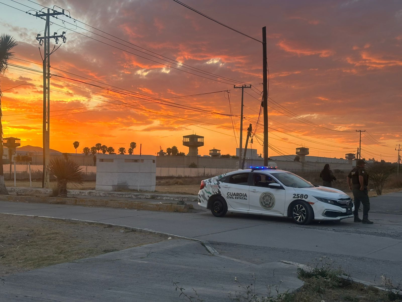 Los elementos de seguridad ya se encuentran en el lugar y se espera que en las próximas horas den a conocer la situación completa. Foto: Nancy Lizet Hernández