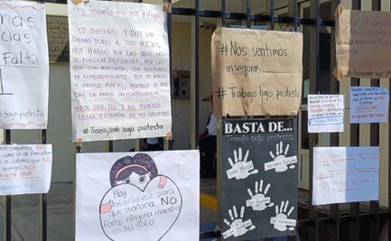 Con carteles, maestras de guardería del IMSS en SLP expresan inconformidad laboral