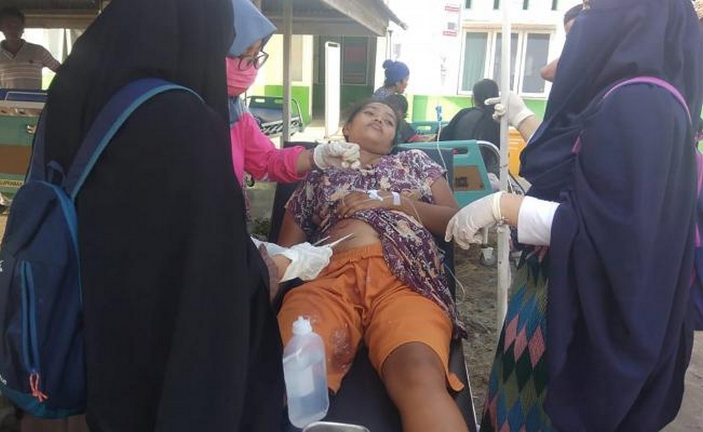  Desaparecen al menos 5 personas por tsunami provocado por fuertes sismos en centro de Indonesia