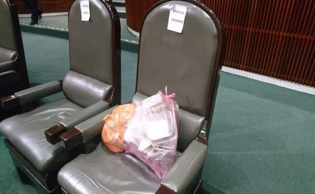  Diputados que no llevan tupper dejan basurero en curules de San Lázaro