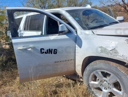 Aseguran camioneta con rótulos de Cártel Jalisco Nueva Generación en Villa de Ramos