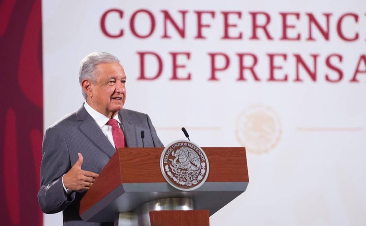 “Que se vayan con su cuento a otro lado”, dice AMLO sobre rediseño del espacio aéreo