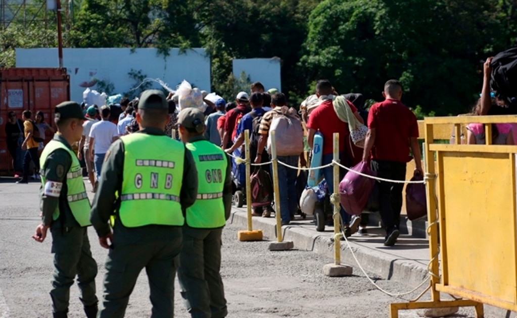 Miles comienzan a cruzar a Colombia tras reapertura de frontera en Venezuela