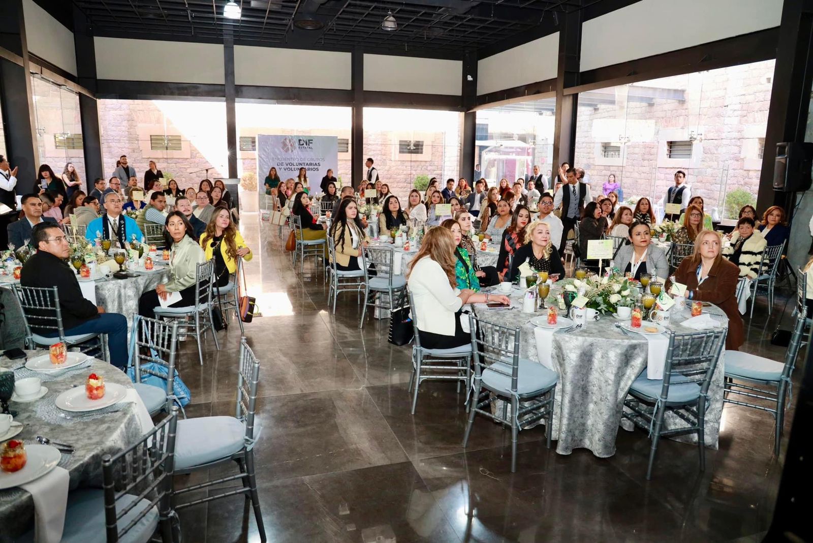 La presidenta honoraria refrendó el compromiso de Ricardo Gallardo, para seguir impulsando acciones que generan mejor calidad de vida a las familias. Foto: Especial