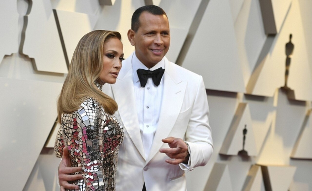 Playmate revela que A-Rod le es infiel a Jennifer Lopez
