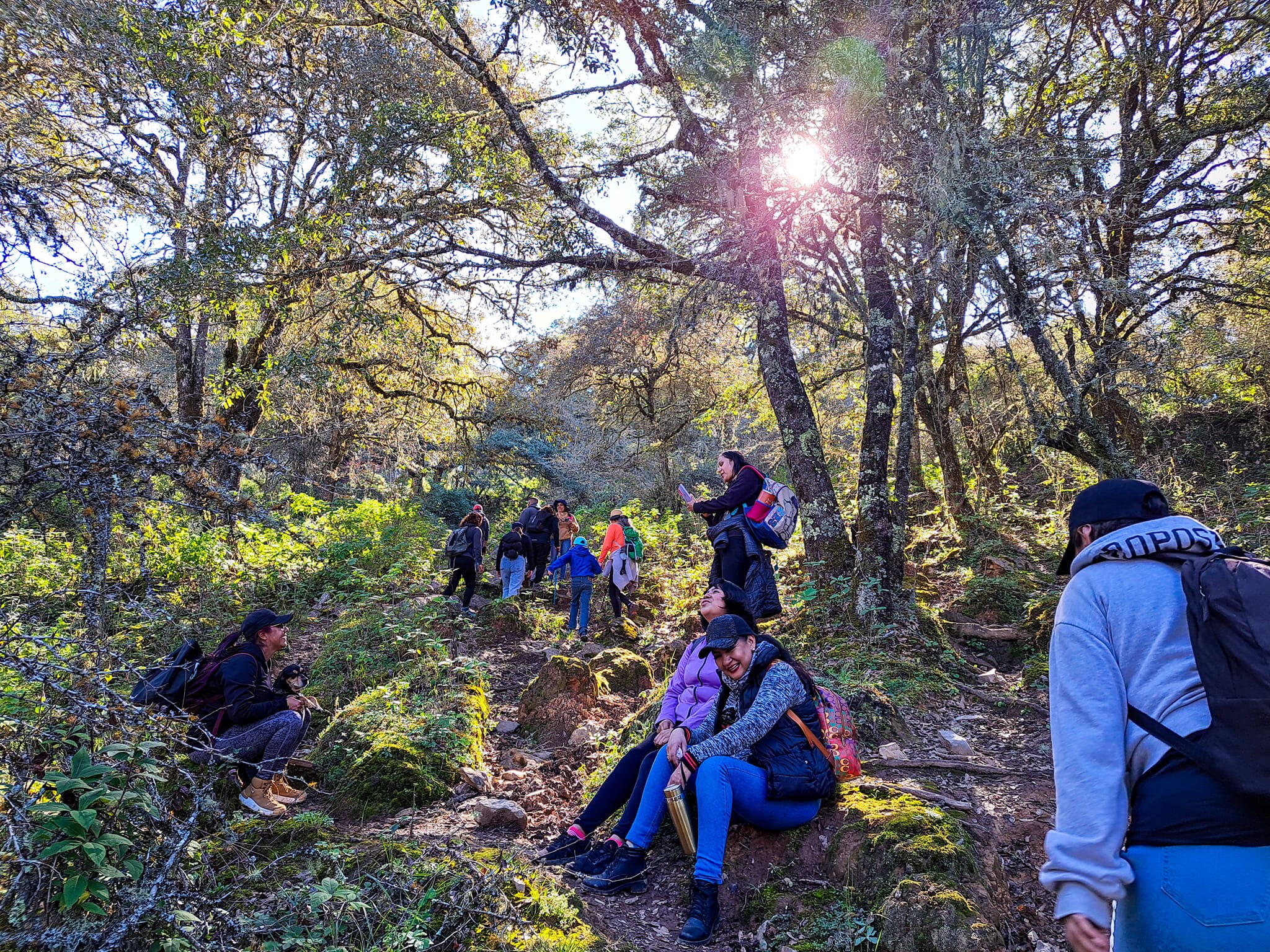 Foto: Facebook Una mujer y dos caminos.