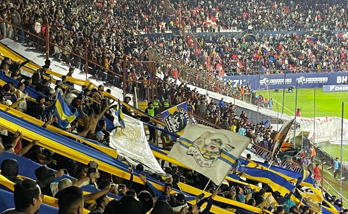 Afición del San Luis en el estadio Alfonso Lastras. Foto: Humberto Torres