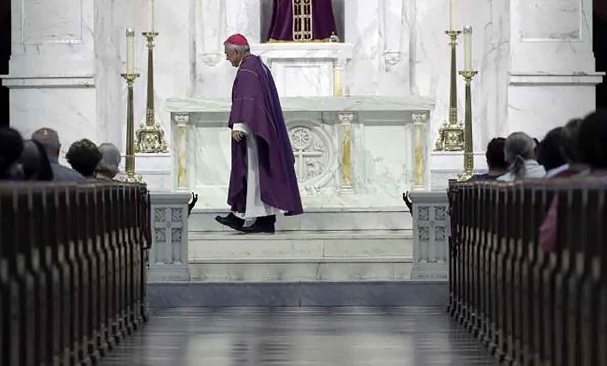 "Él destrozó mi alma y se llevó mi infancia"; víctima de cura pederasta de EU relata abuso