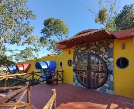 Con hospedaje temático, Xilitla se convierte en uno de los destinos favoritos de SLP  