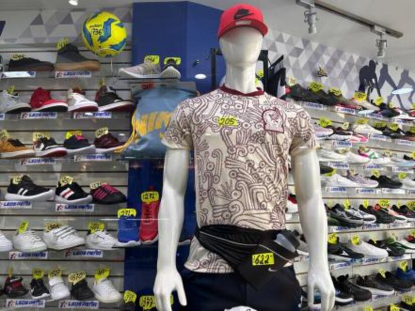 Fiebre mundialista repunta ventas de camisetas de la Selección Mexicana en SLP