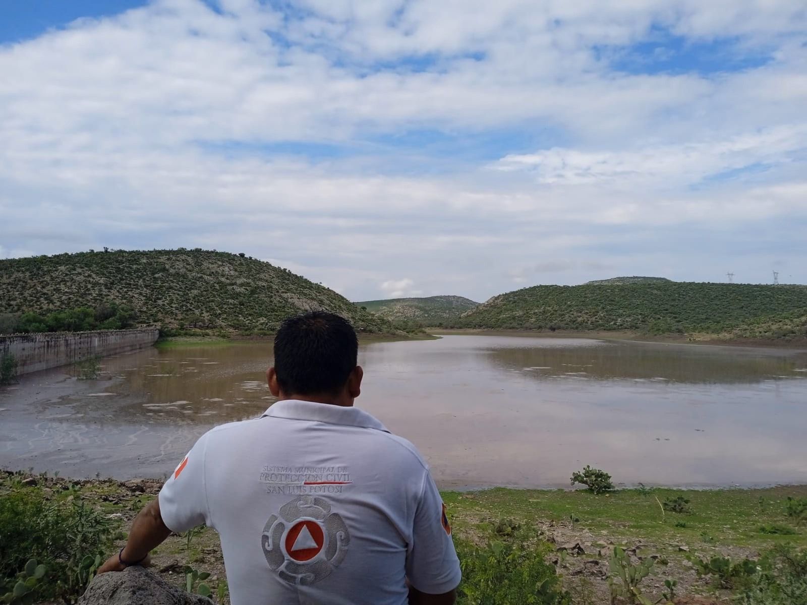 Alertan a población en capital de SLP por aumento del caudal en Bocas