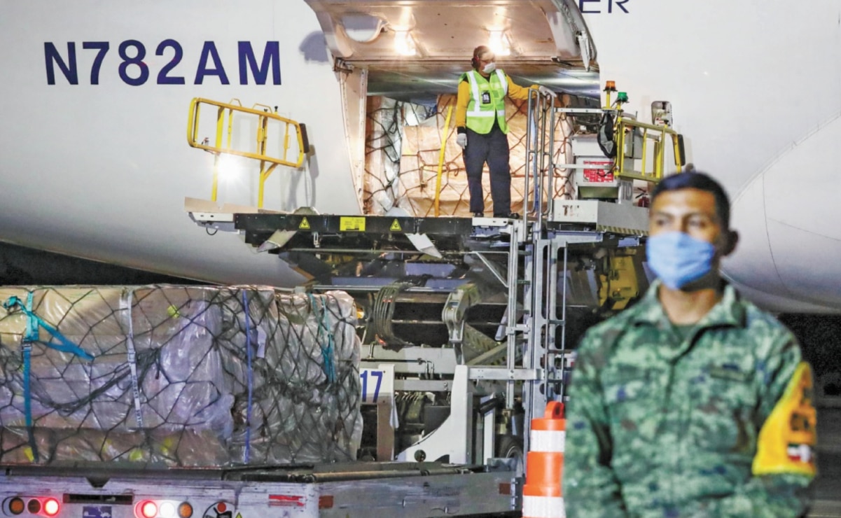 Arriban de China 10 toneladas de mascarillas y guantes