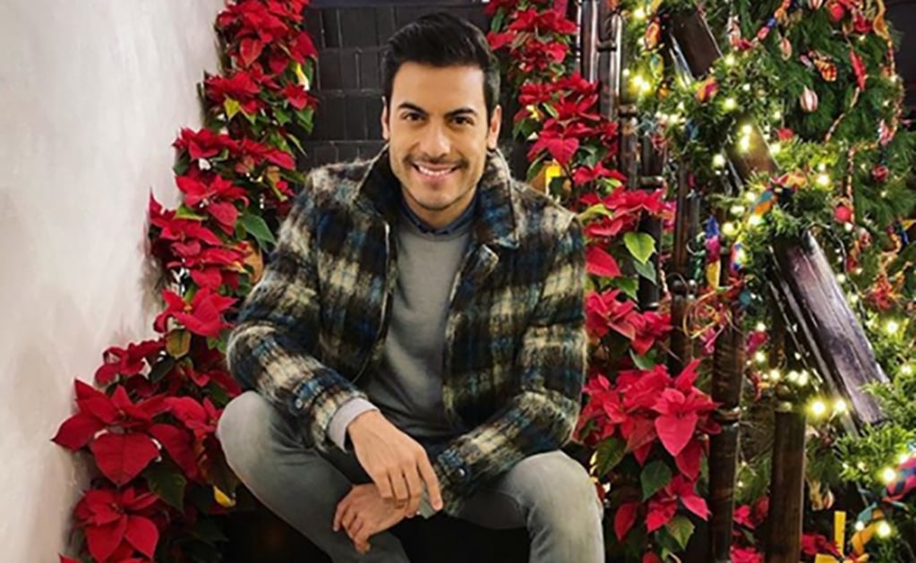 Carlos Rivera posa sexy y recibe piropo de Cynthia Rodríguez