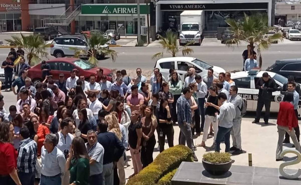 Desalojan edificios en avenida Carranza por sismo con epicentro en Cerritos, SLP. Especial