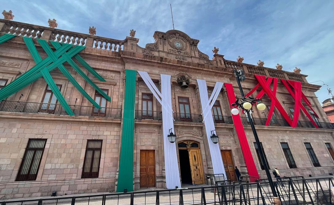 FOTOS: Así lucen los adornos patrios en la capital de San Luis Potosí