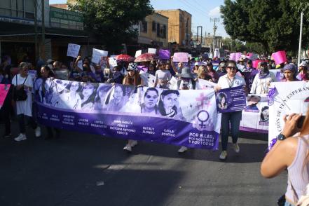 “¡Tu familia está en la lucha!” Más de 15 mil mujeres toman capital de SLP