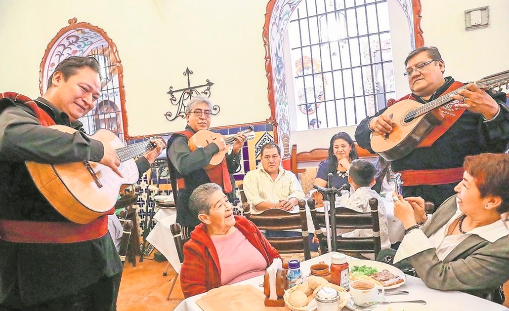 Gastan millones de pesos en festejos del 10 de mayo, pese a austeridad