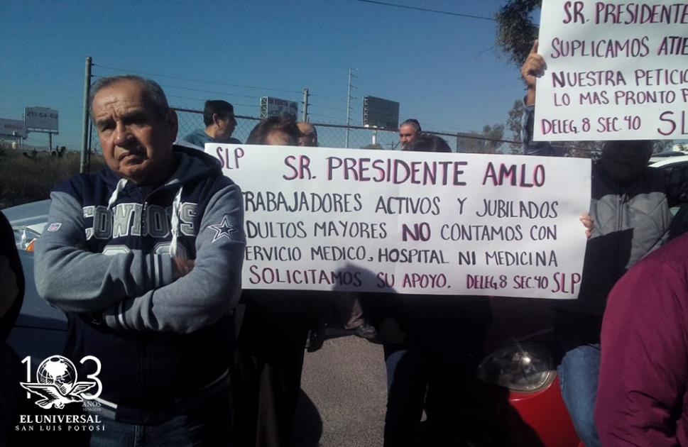 Jubilados de Pemex demandan servicios médicos