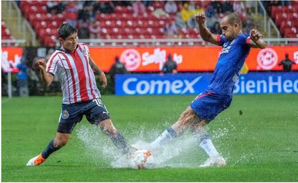 Cruz Azul hunde al Guadalajara en su casa