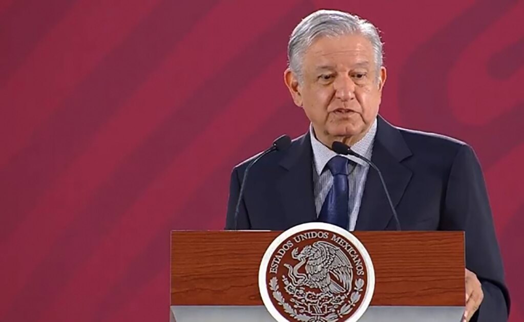 AMLO afirma que ha recibido 100 solicitudes de funcionarios para viajar al extranjero