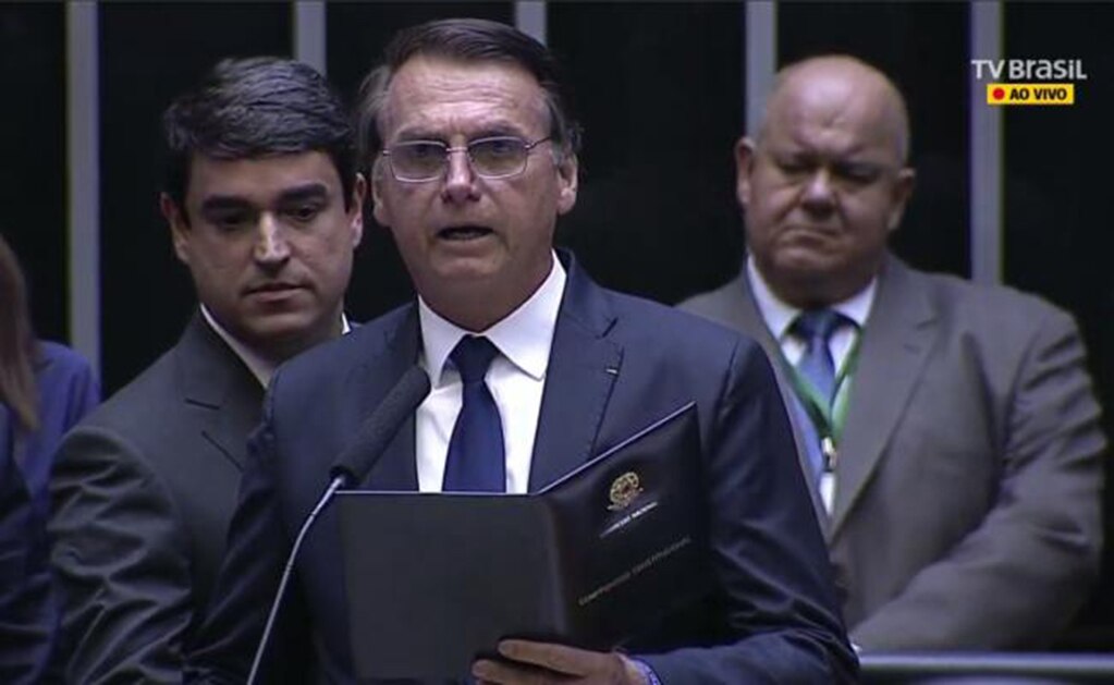 Jair Bolsonaro jura como presidente de Brasil