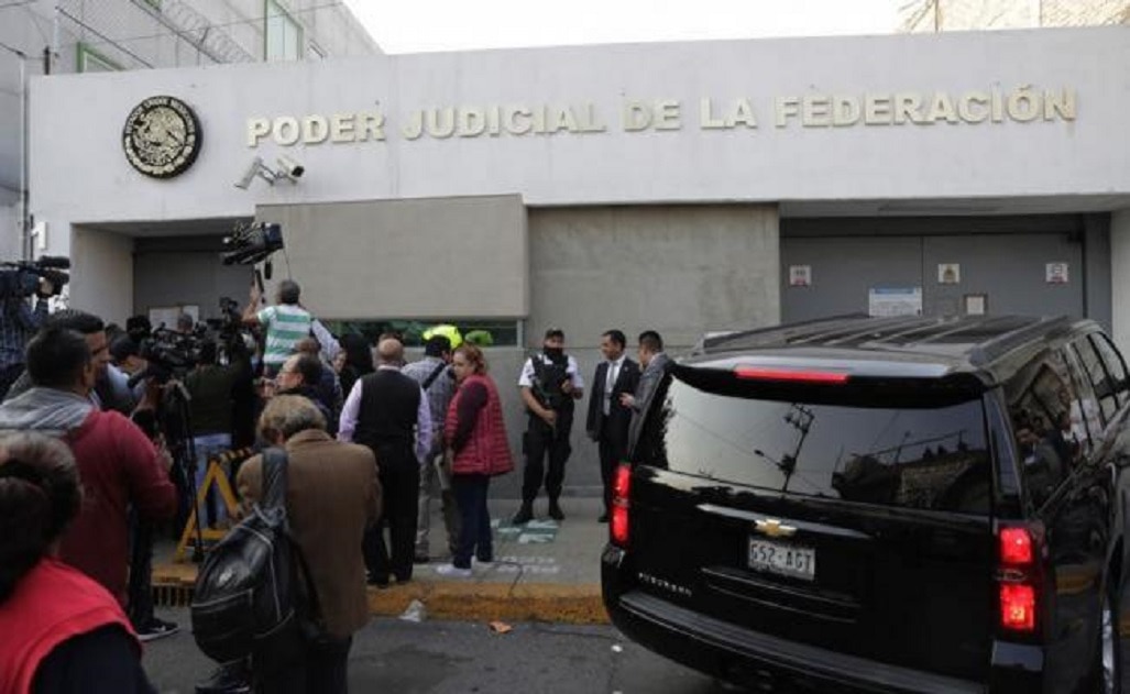 Dan prisión preventiva al ex gobernador Roberto Borge por desfalco de 900 mdp