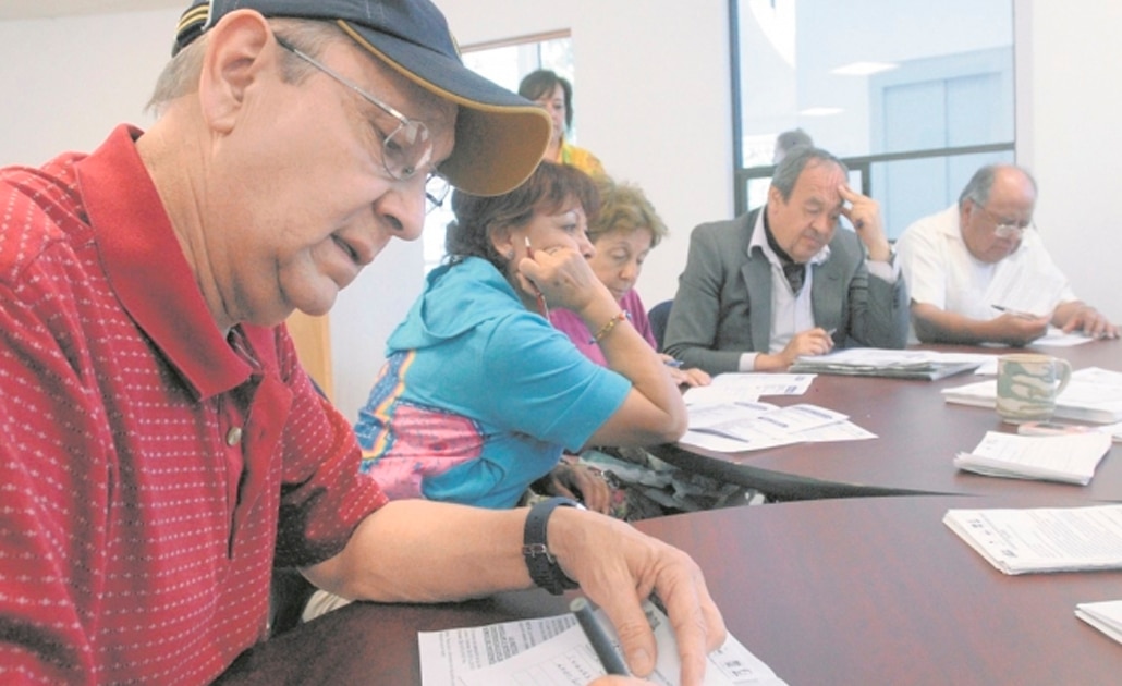 Consar sufre para localizar a beneficiarios del programa 65 y más