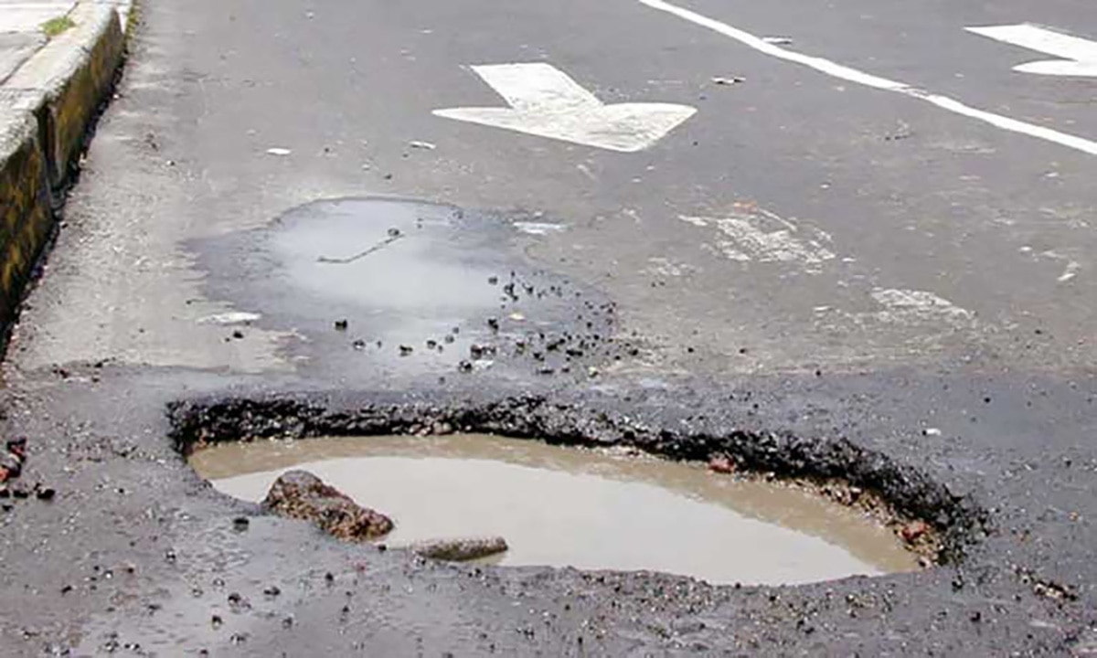 Por baches y mal estado de calles, retrasan trayectos de Cruz Roja