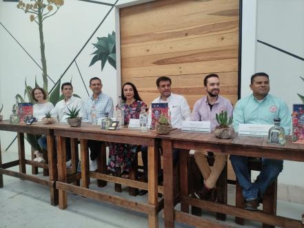 Triunfan tres mezcales potosinos en el Spirits Selection 2022 de Bruselas