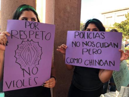  “Me cuidan mis amigas, no la policía”; reclamen mujeres en #BrillanteadaSLP