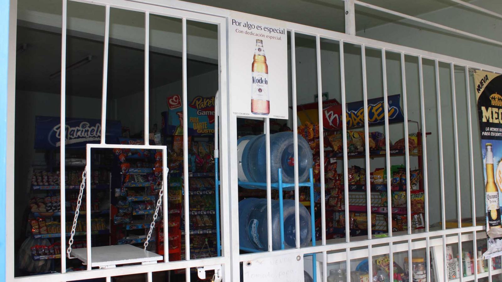Inseguridad obliga a blindar comercios pequeños