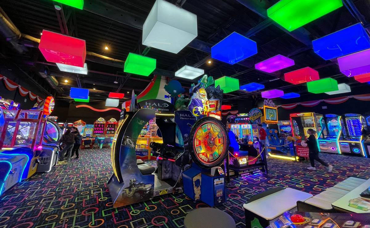 Este arcade se ha convertido en un referente de diversión para amigos y familias. Foto: Humberto Torres EL UNIVERSAL