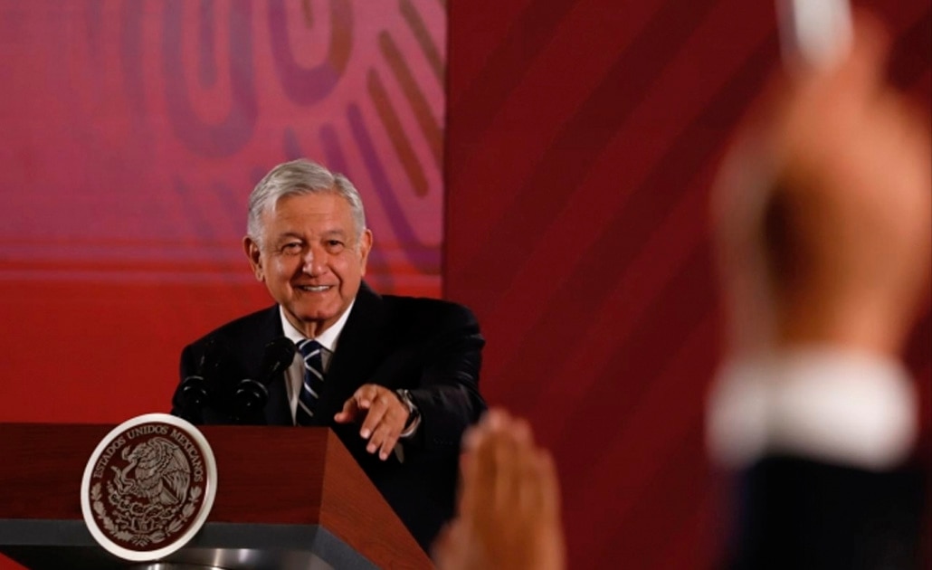 Ante ataques de refinerías en Arabia, AMLO garantiza estabilidad de precios en combustibles