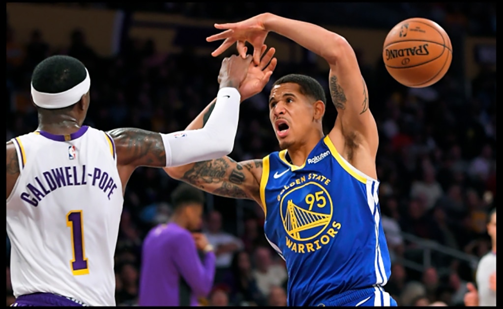Los Warriors de Golden State cortan al mexicano Toscano