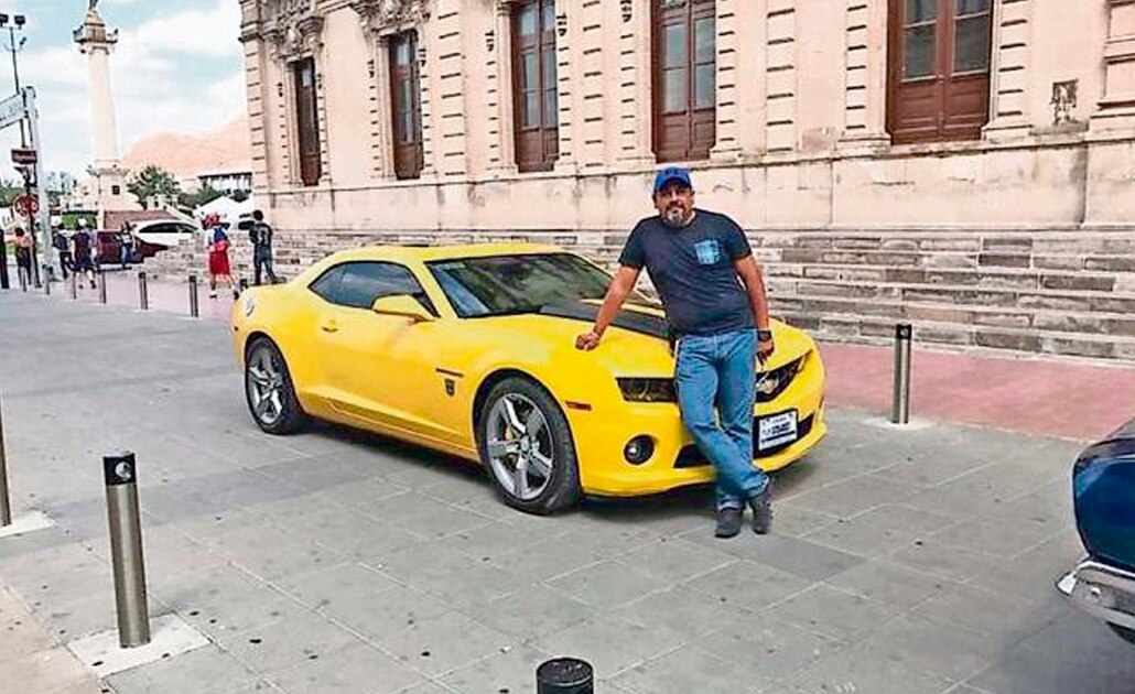 Jorge Alberto tenía en su casa documentos personales de quienes le pagaban para obtener un mejor puesto. Las autoridades también localizaron en su propiedad 10 vehículos de lujo